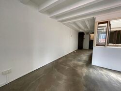 T-junction (D1), Office #495915451